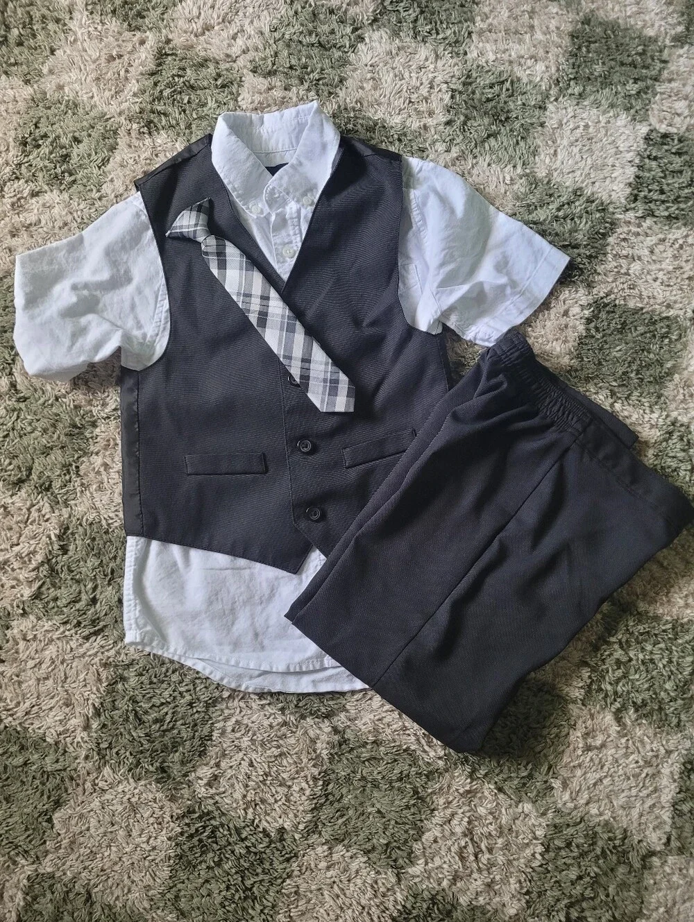 Van Heusen Black Boys 4-Piece Formal Set